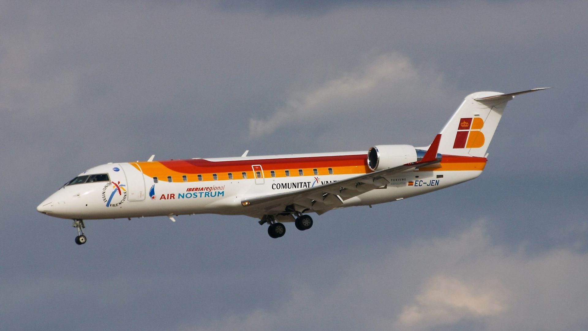 canadair cl 600 2b19 regional jet crj 200er air nostrum (iberia regional) ec jen lemd 200503051641